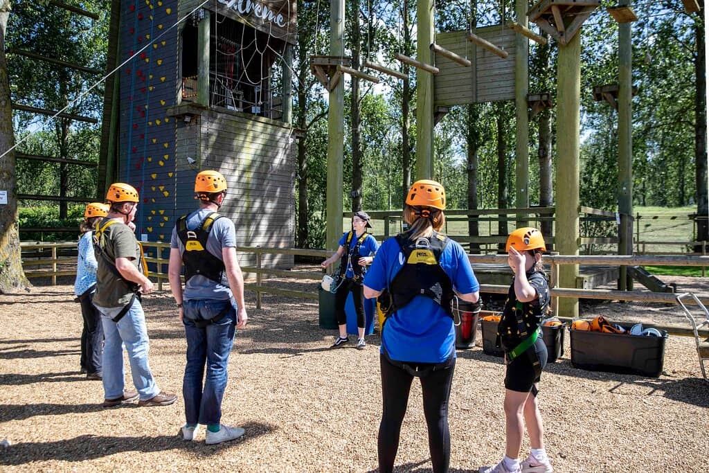 Lakeside Dining & Picnics