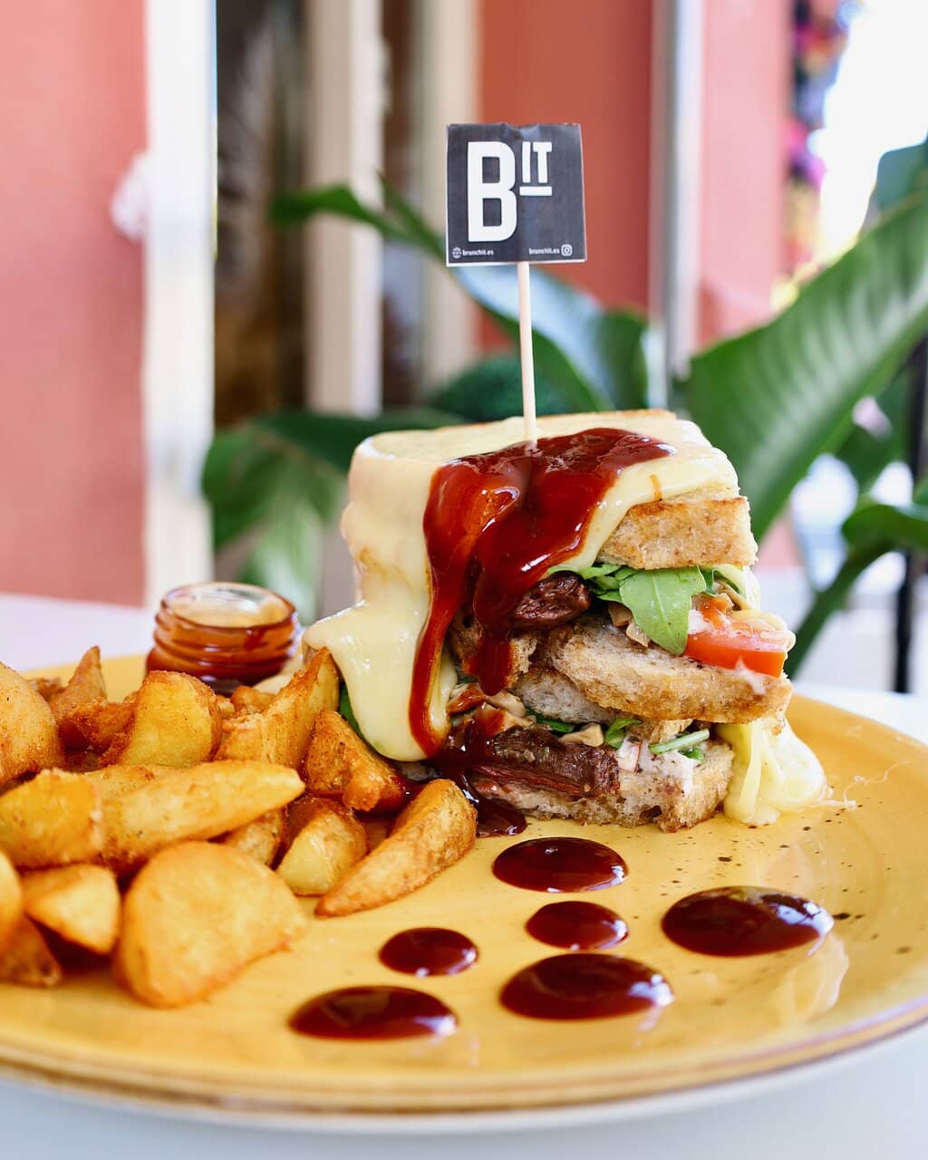 Cozy, Bright Ambiance