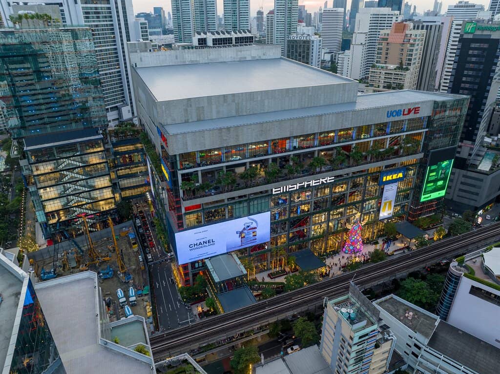 Futuristic Architecture & Decor