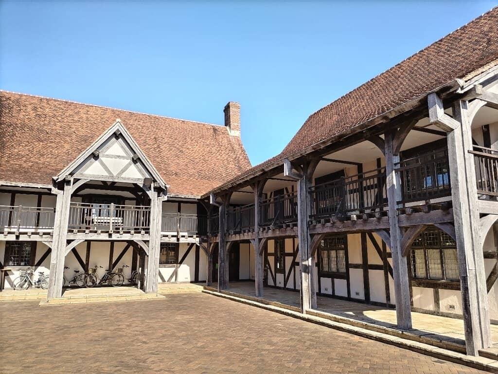 Miniature English Theater