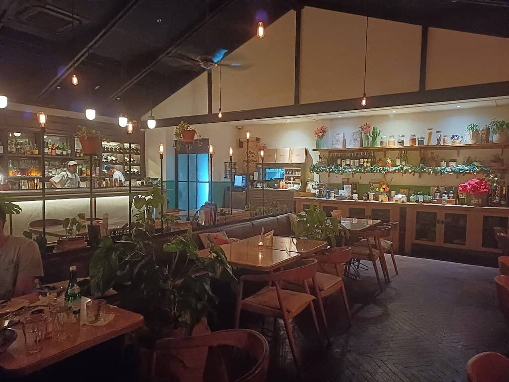 Signature Salmon Cheese Pizza