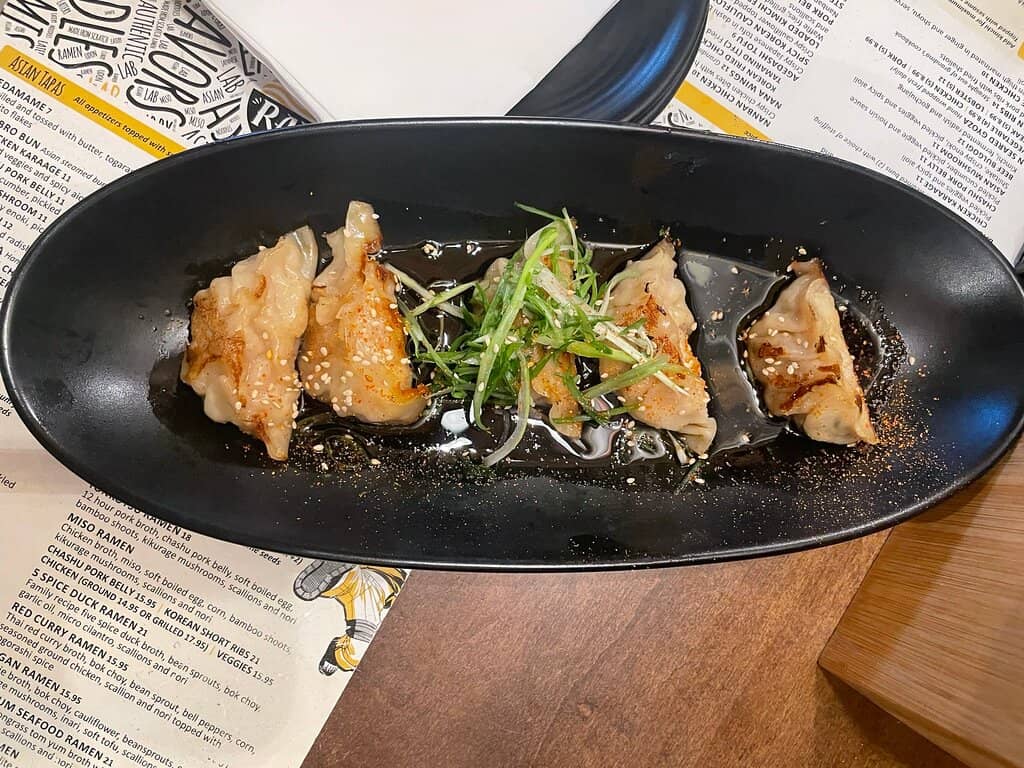 Modern & Vibrant Atmosphere