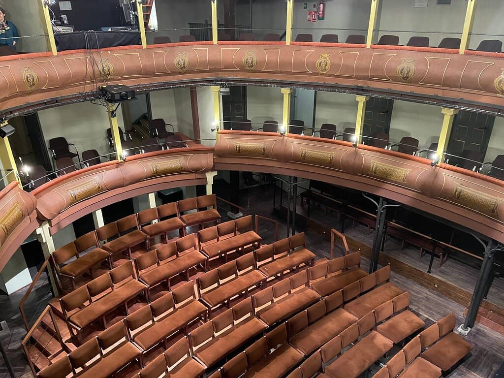 Theatrical Guided Tour