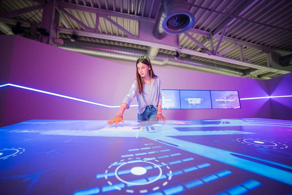 Daily Shows & Demonstrations