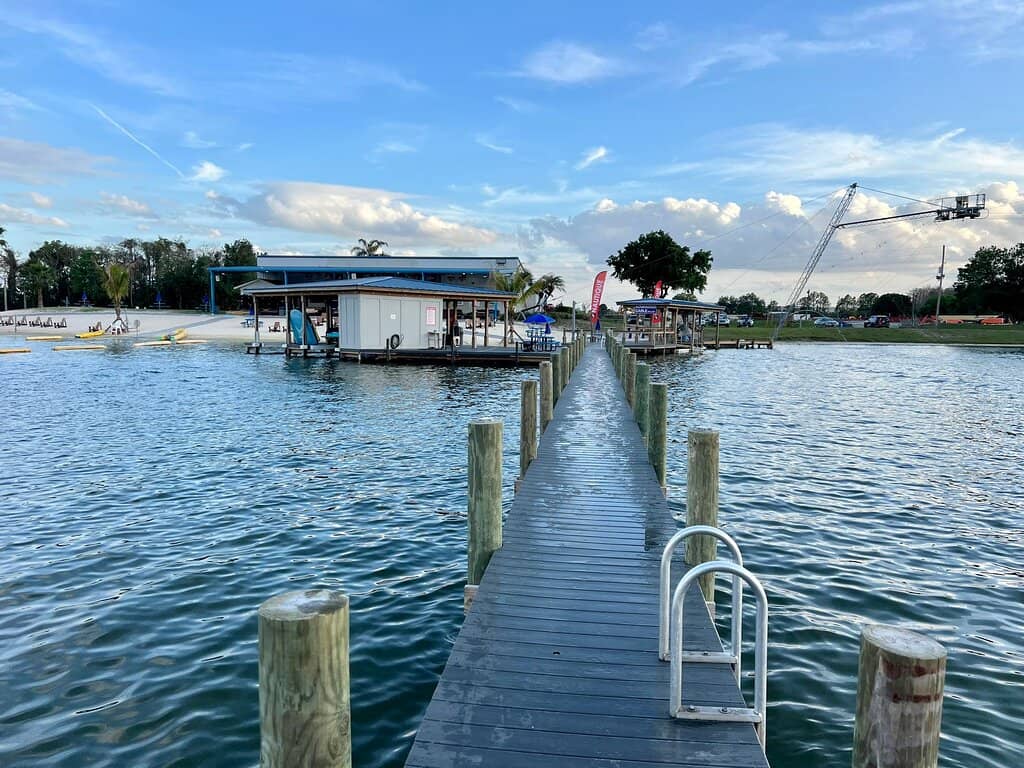 Waterskiing & Kneeboarding