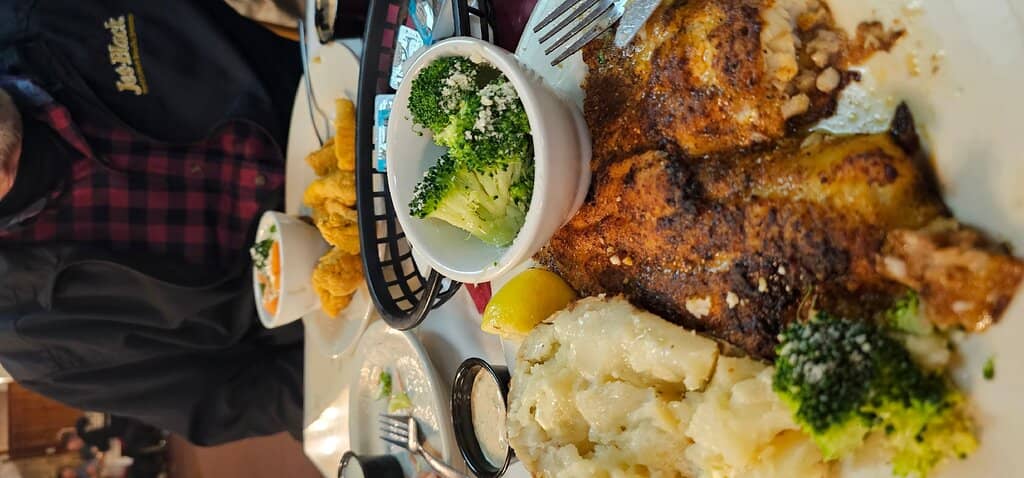 Vibrant Live Music Lounge