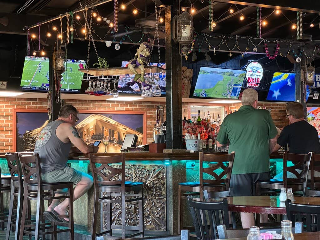 Weekend Brunch & Specialty Drinks