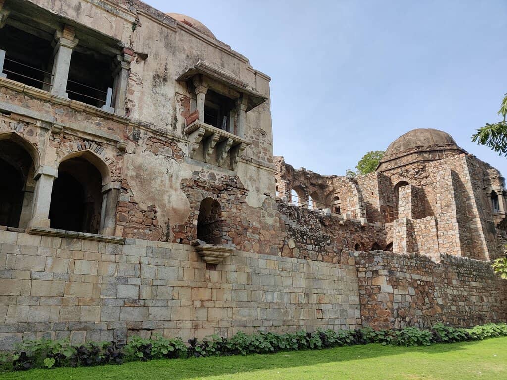 The Royal Tank (Hauz Khas Lake)