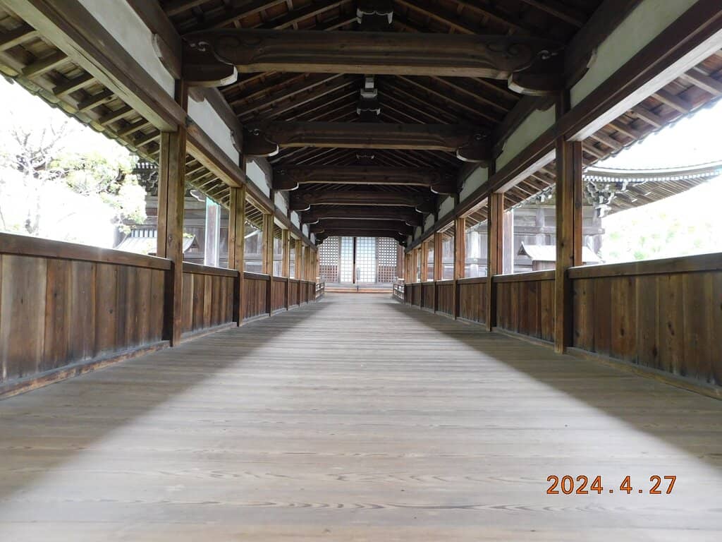 Main Temple & Buddha Statue