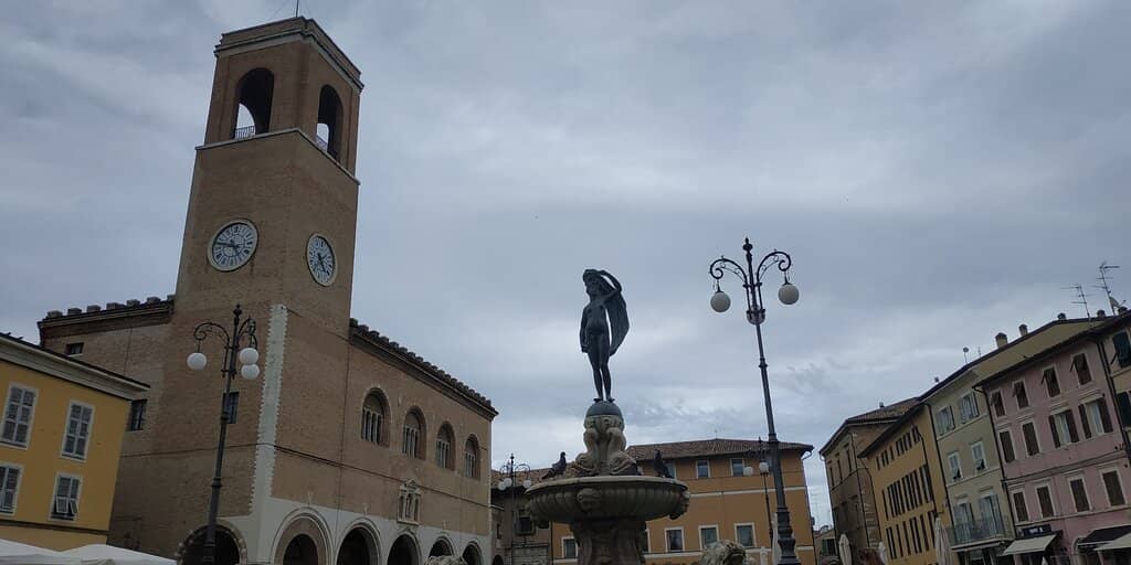 Local Cafes and Bistros