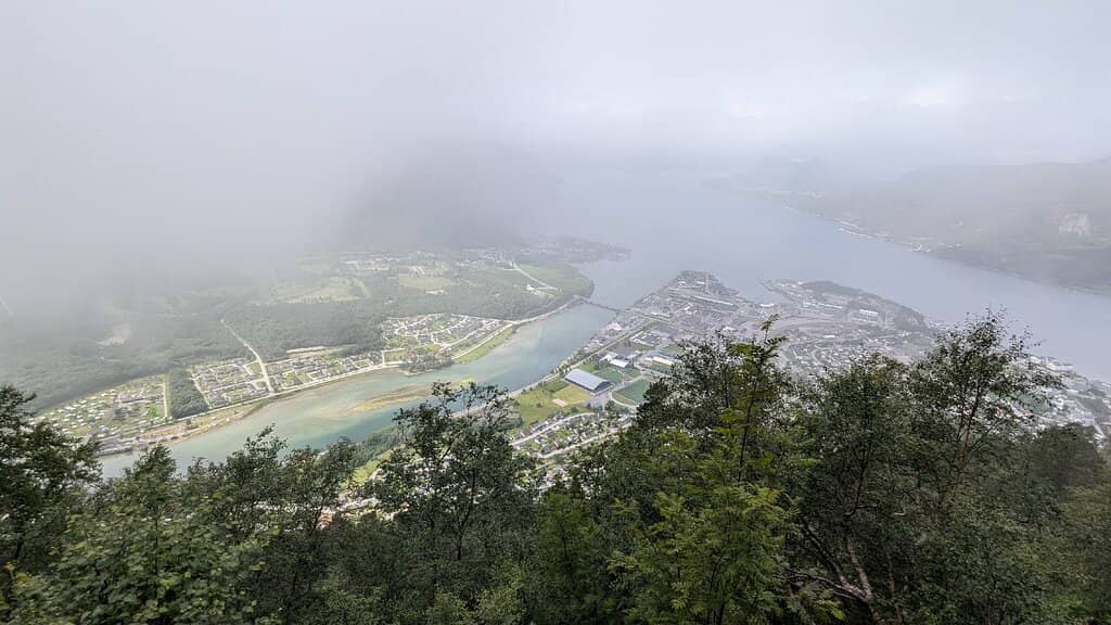 The Hike to Nesaksla