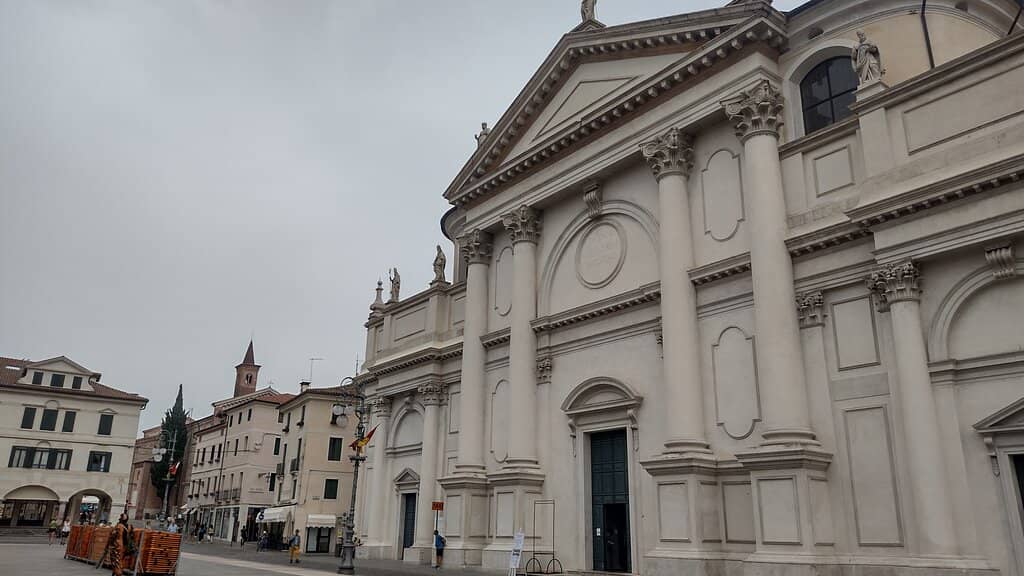 Naples Central Station