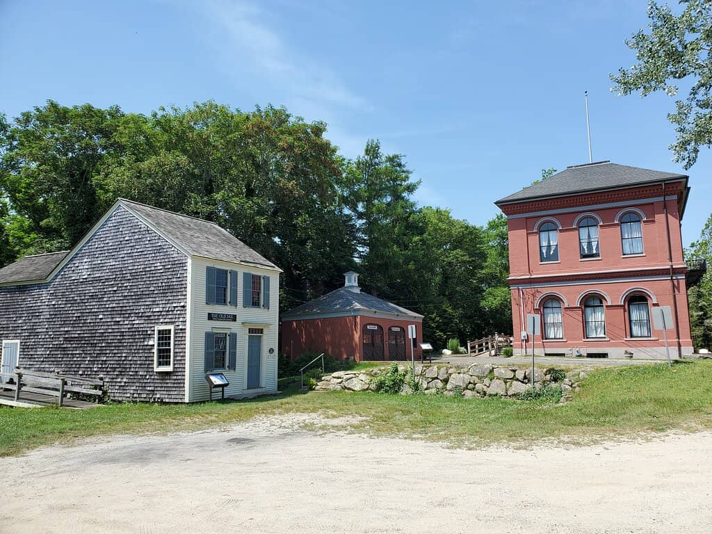 Knowledgeable Guides