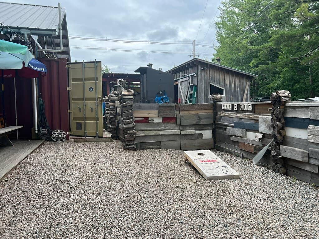 Live Music & Unique Ambiance