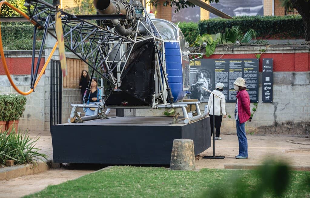 Gloria Rabarison's 'EAU' Exhibition