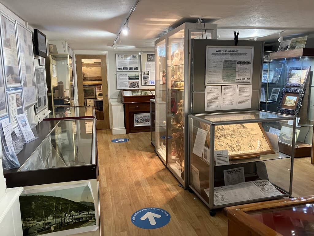 Knowledgeable Volunteers