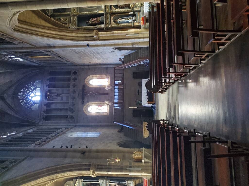 Iglesia El Rosario's Rainbow Fractals