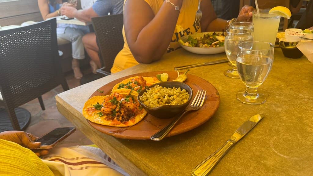 Cozy Waterfront Setting