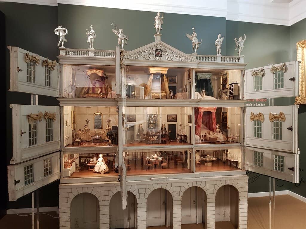 Huguenot History & Crafts