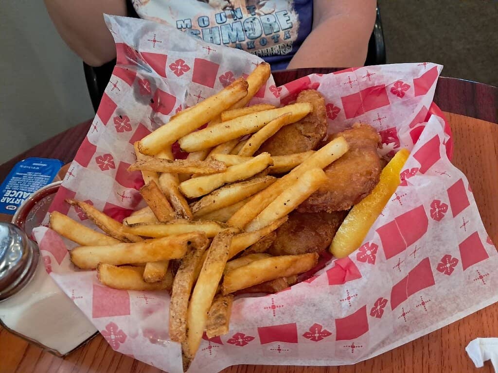 Lively Sports Bar & Retro Atmosphere