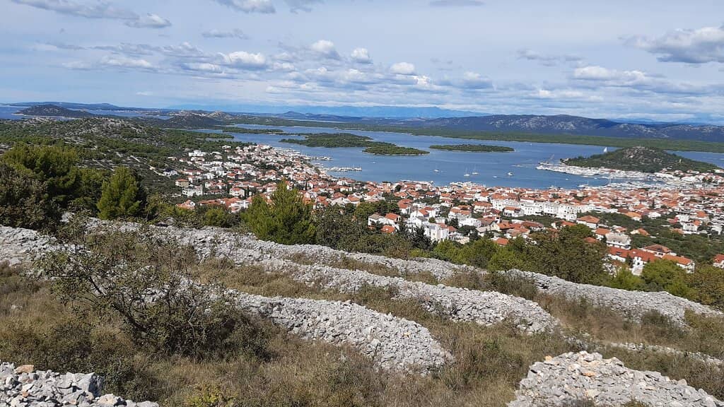 Lake Milanova's Turquoise Waters