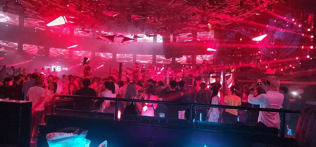 Pulsating Electronic Music