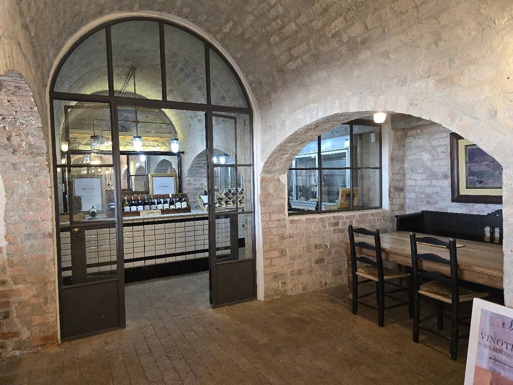 Artisan Shops & Crafts