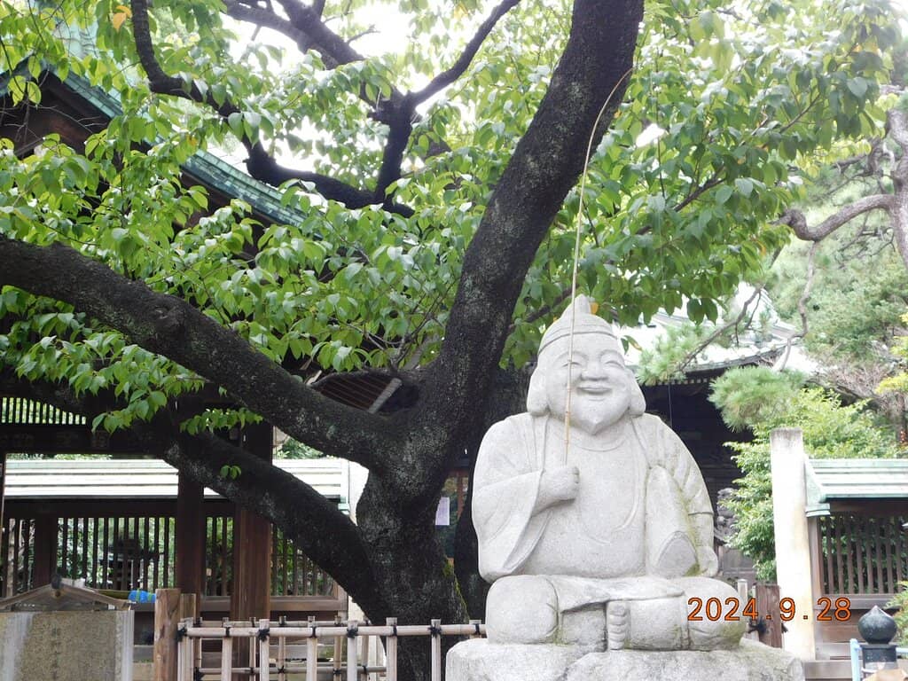 Peaceful Shrine Atmosphere