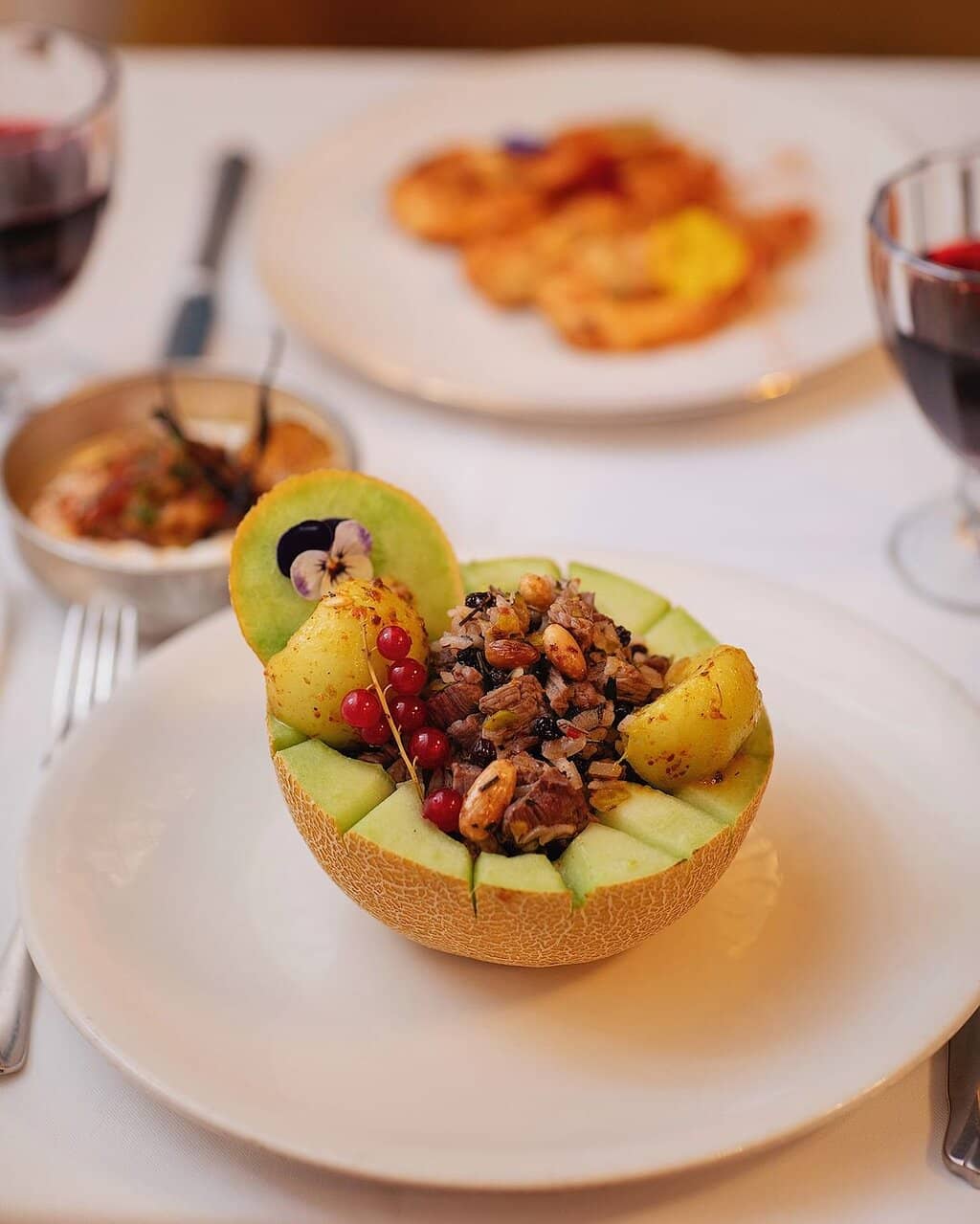 Regal Atmosphere & Decor