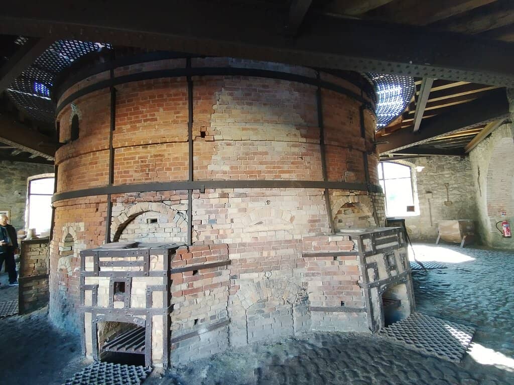 Art Deco Porcelain Display