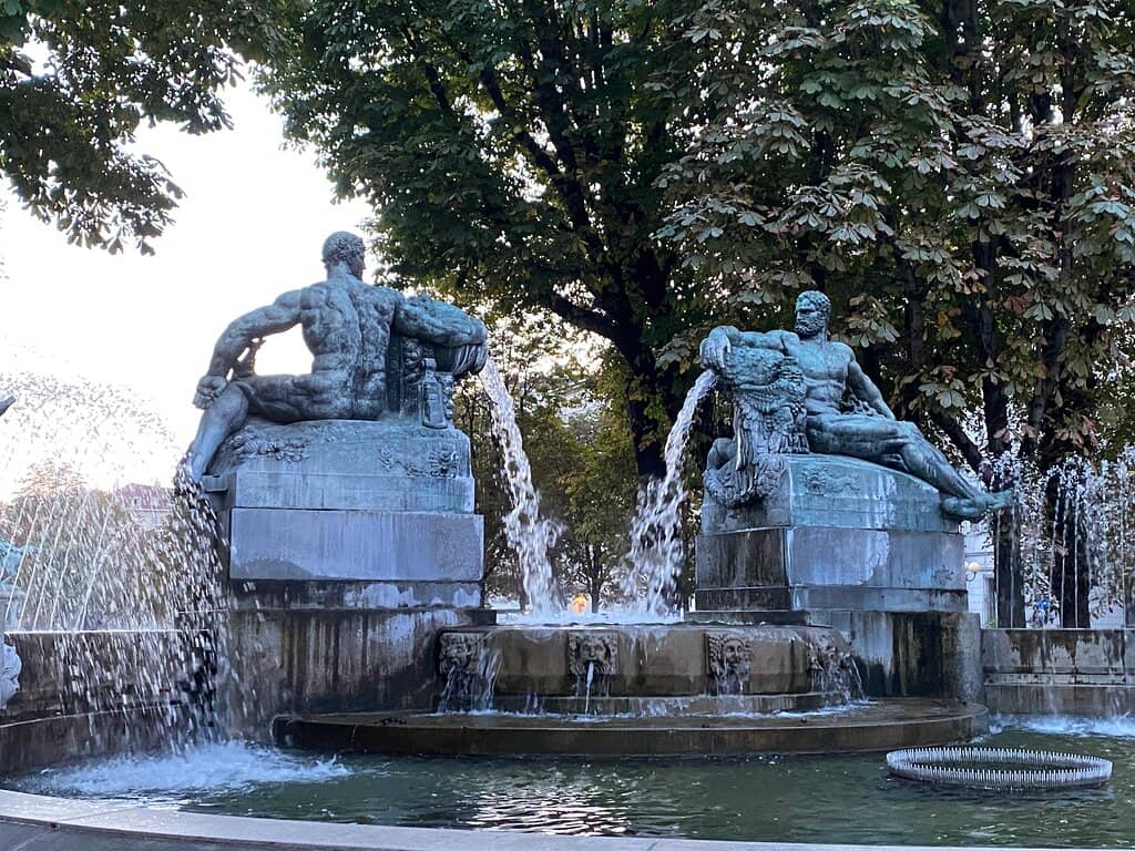 Statue of Duke Ferdinand of Savoy