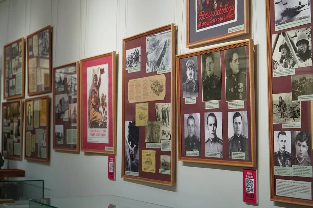 Well-Organized Thematic Exhibits