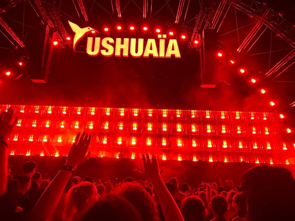 Glamorous Open-Air Ambiance