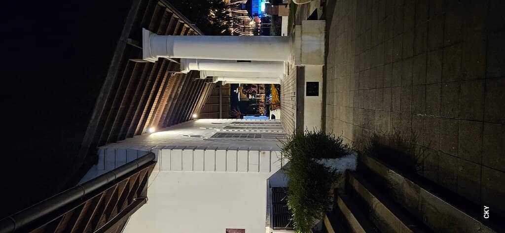 Artisan Cafes & Restaurants