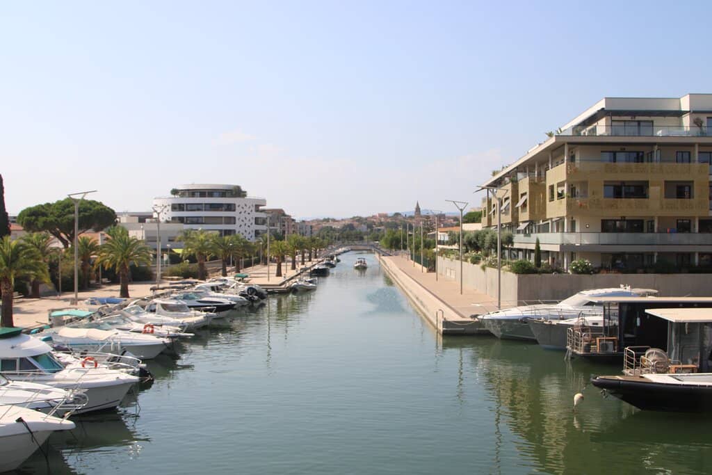 Waterfront Dining & Drinks