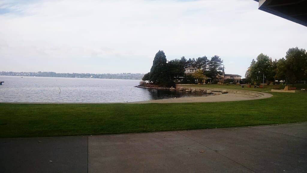 Downtown Kirkland Shops & Restaurants