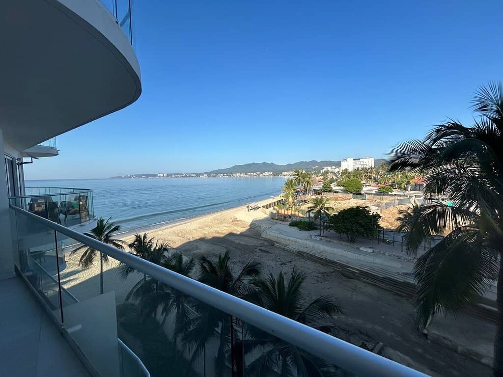 Bucerías Pier (El Faro)