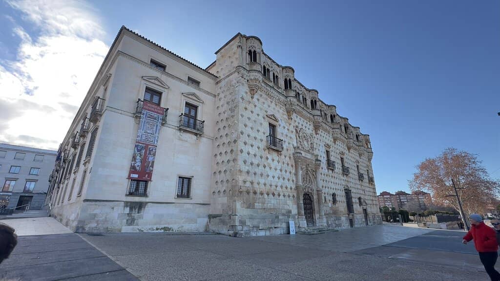 Diamond-Pointed Facade