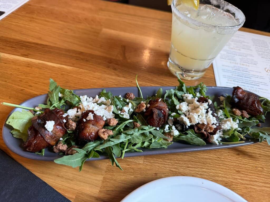 Vibrant Atmosphere & Exceptional Service