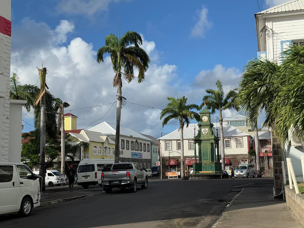 Four Way Restaurant & Bar