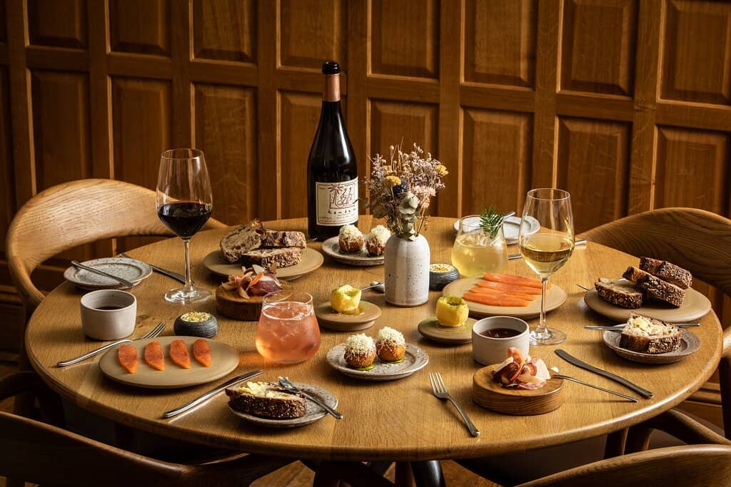 Seasonal Farm-to-Table Tasting Menus