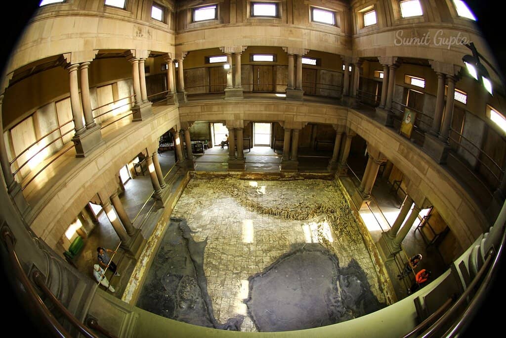 Thematic Floors