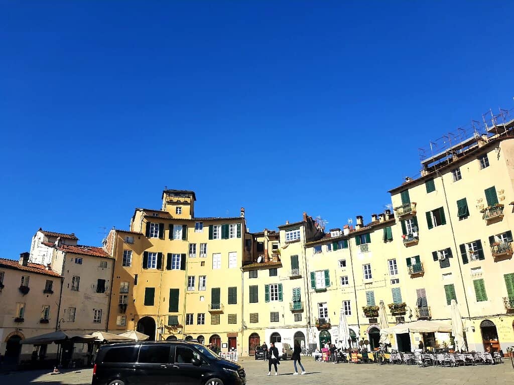 Cafes and Restaurants