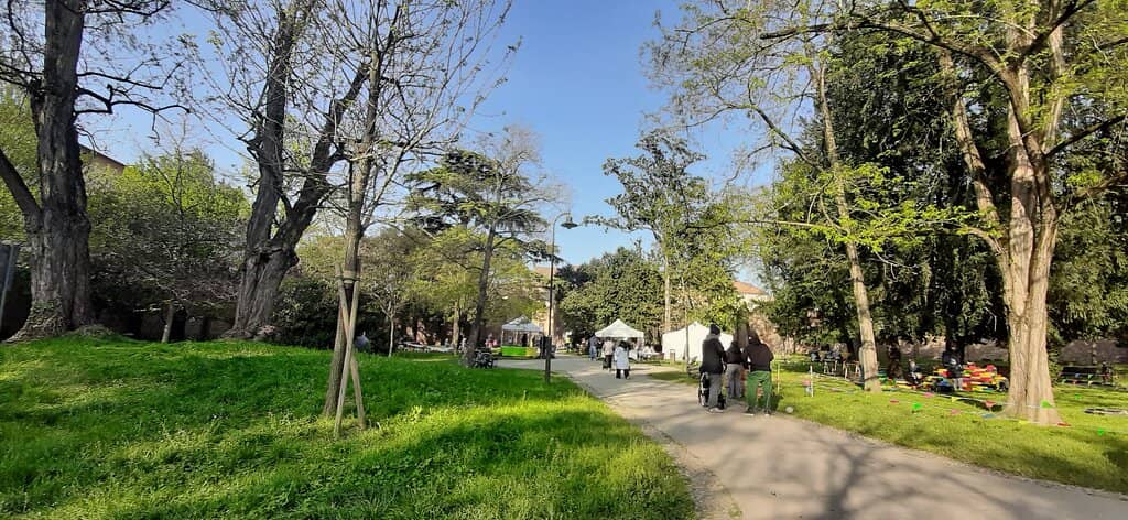 The "La Piramide" Court