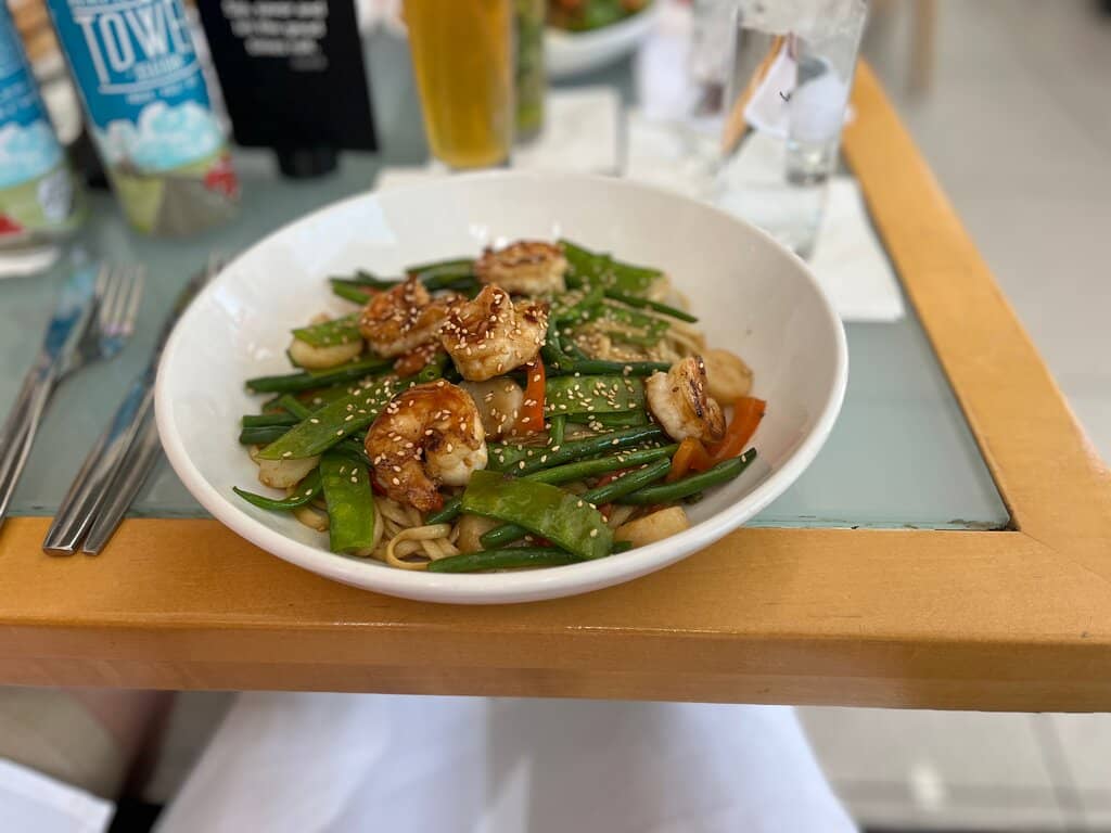 Trendy Atmosphere & Art Installations