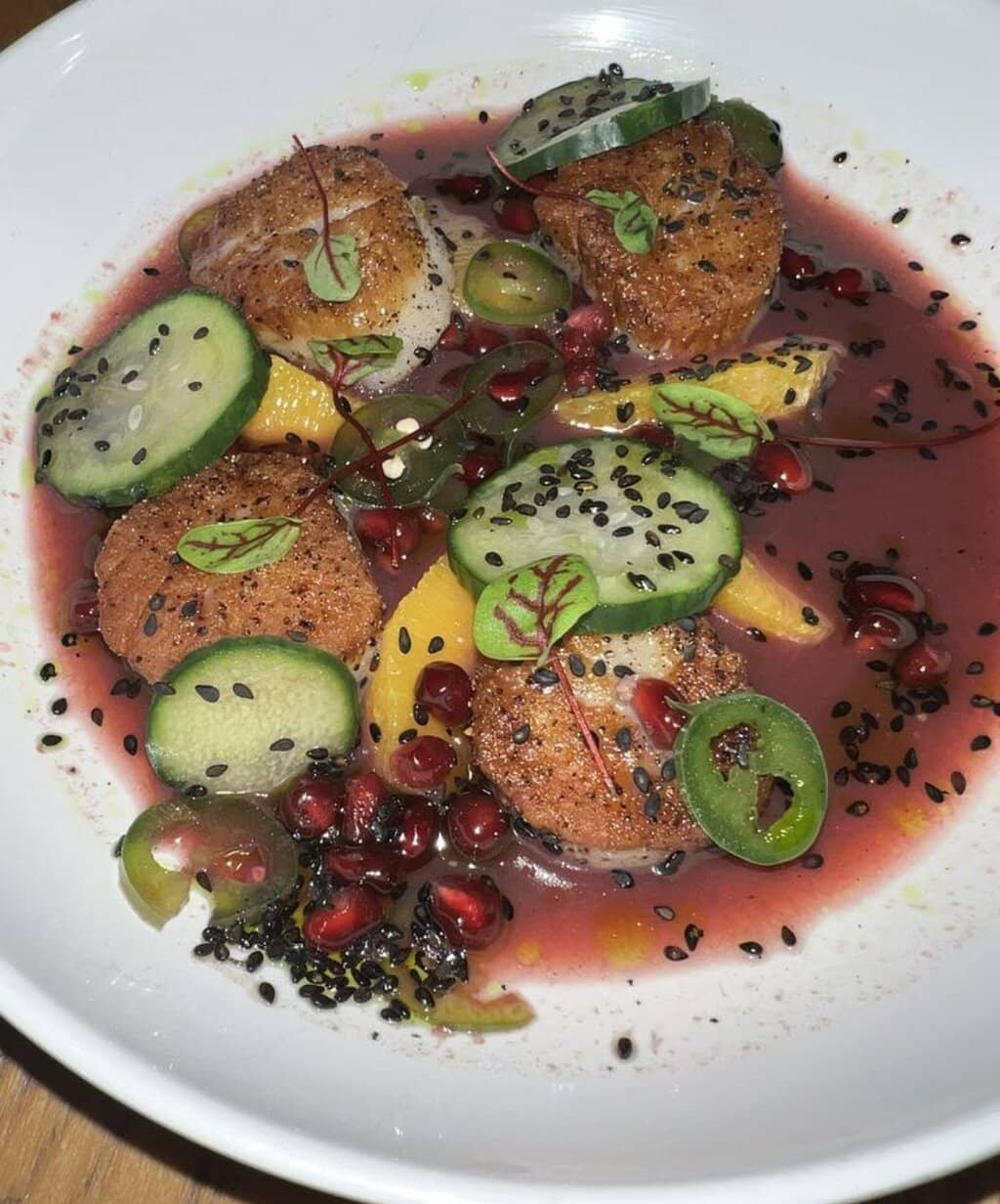 Cozy & Sophisticated Ambiance