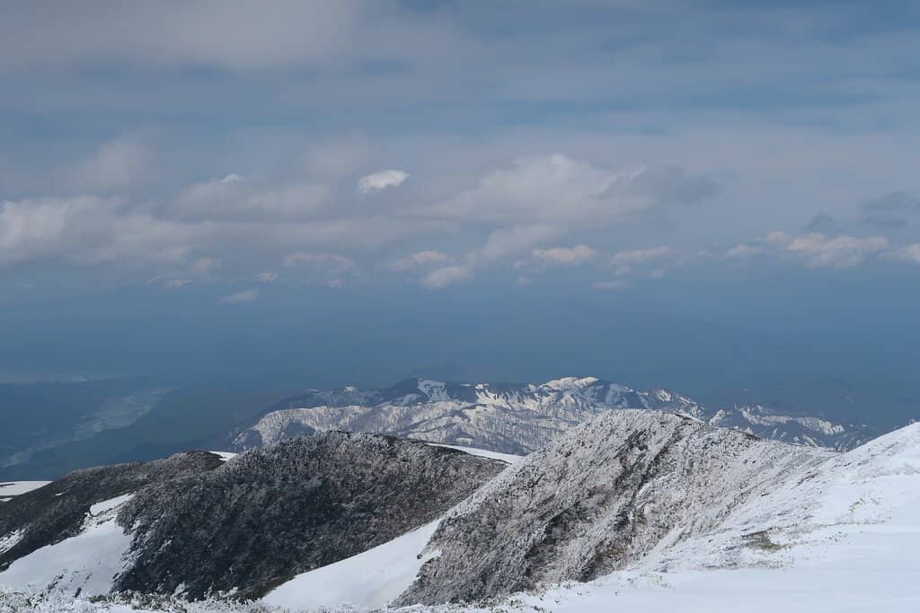 Panoramic Mountain Views