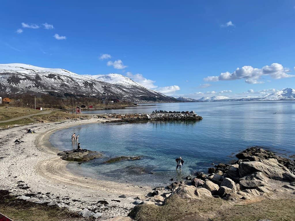 Coastal Views & Relaxation