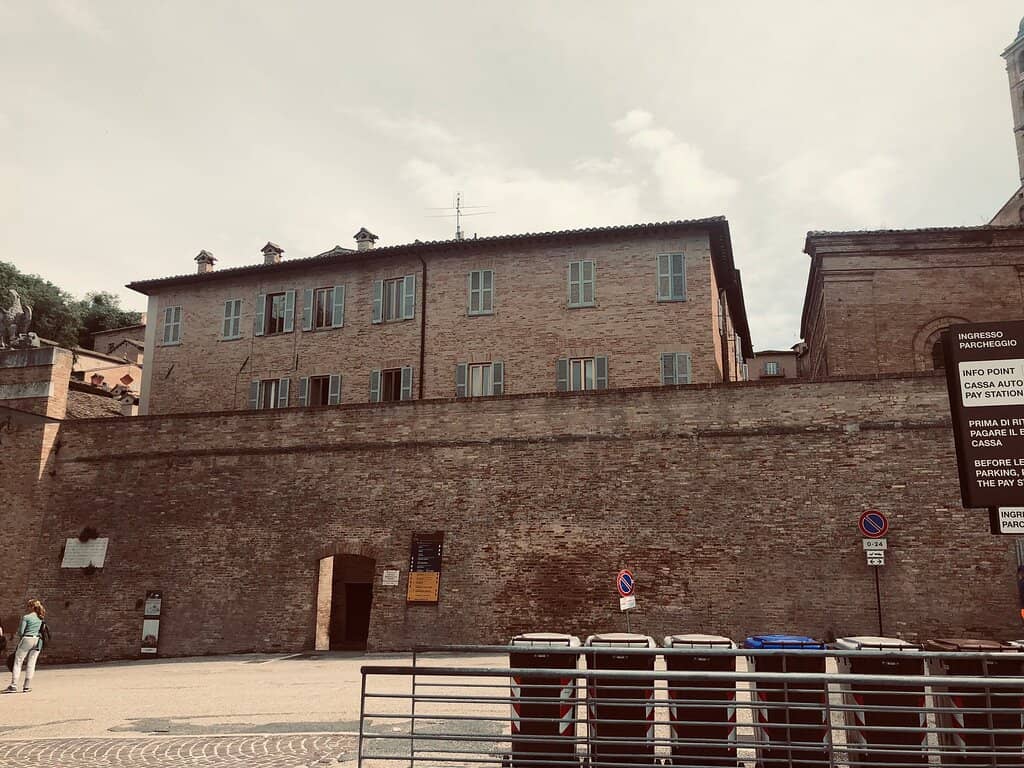 Piazzale del Mercatale Views