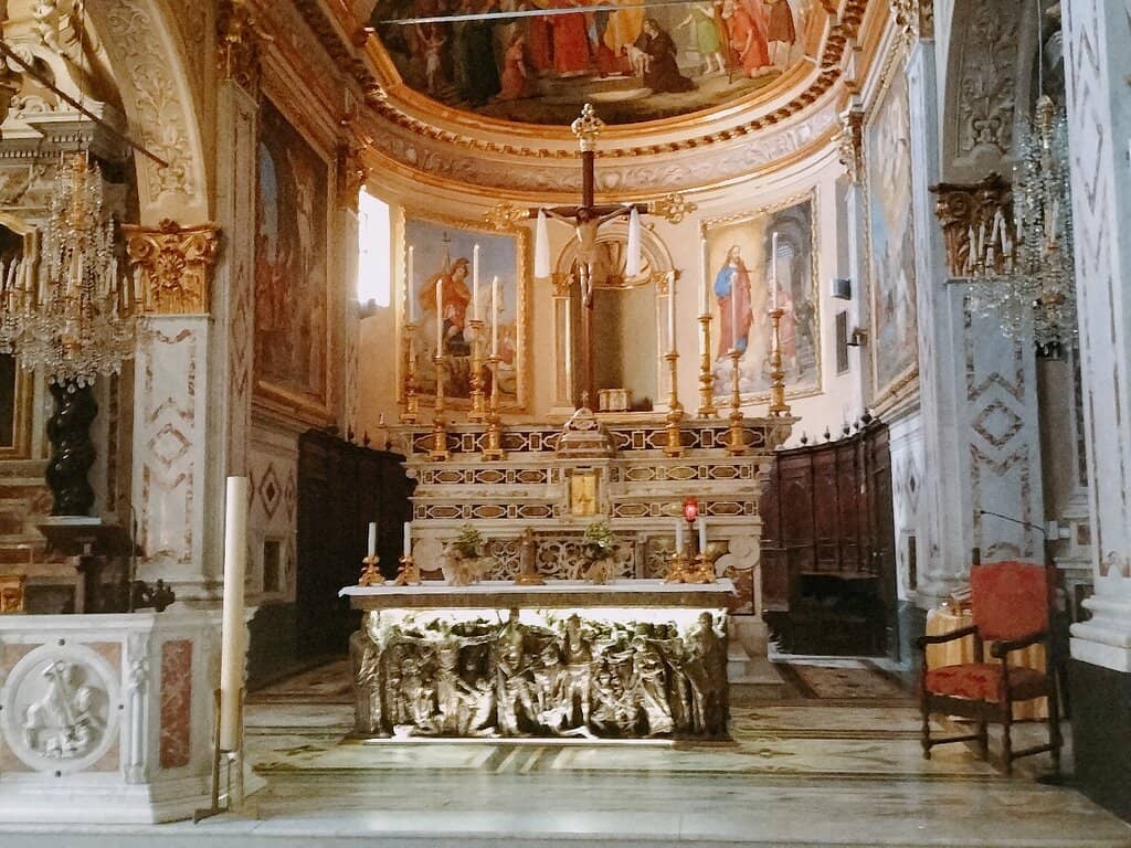 Lombard-Style Facade